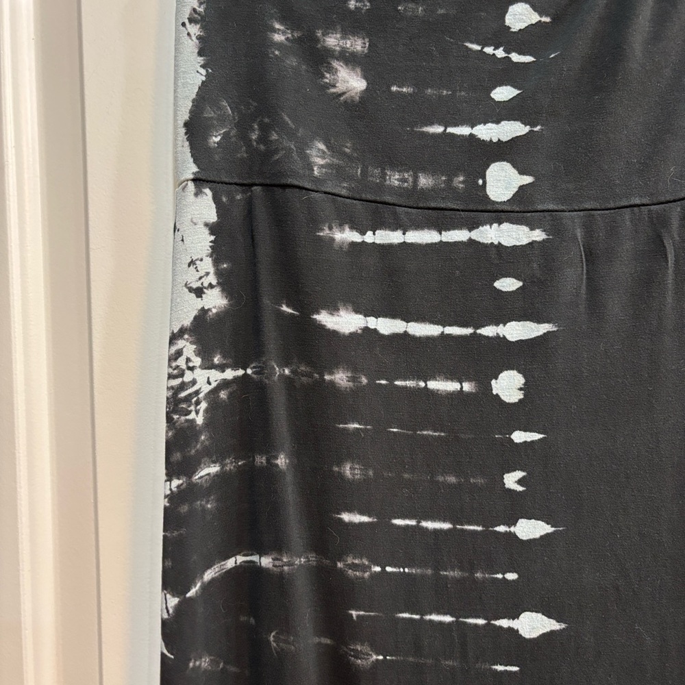 Earthbound Trading Co Black & White Tie-Dye Asymmetrical Skirt S - Picture 3 of 7